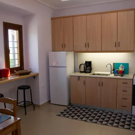 Beachfront Stylish Maisonette In 度假居 *