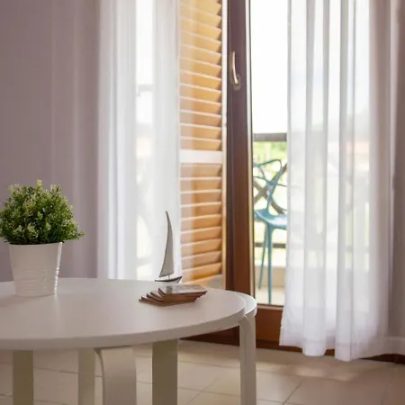 度假居 Beachfront Stylish Maisonette In 伊里斯斯
