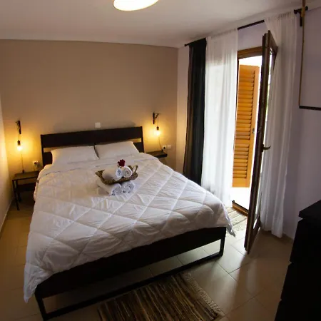 度假居 Beachfront Stylish Maisonette In 伊里斯斯