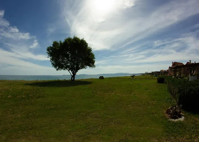 Beachfront Stylish Maisonette In Hébergement de vacances *