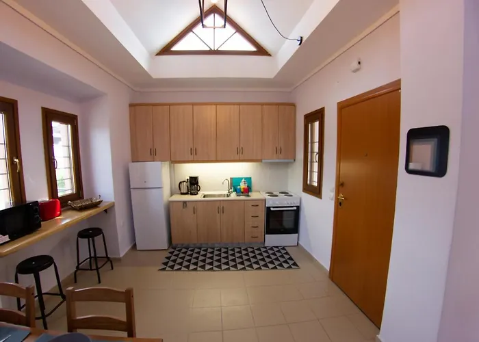 Beachfront Stylish Maisonette In Nyaraló
